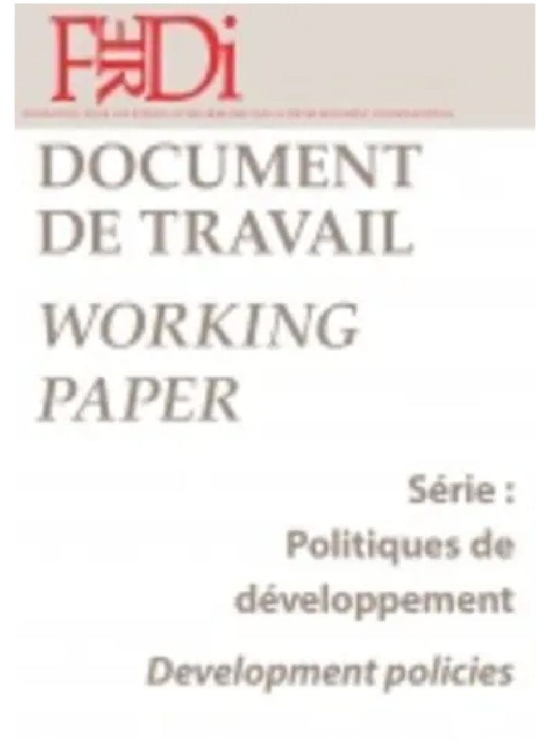 A cover page of a bilingual working paper document titled "document de travail / working paper" in french and english with subtitles indicating a focus on development policies.